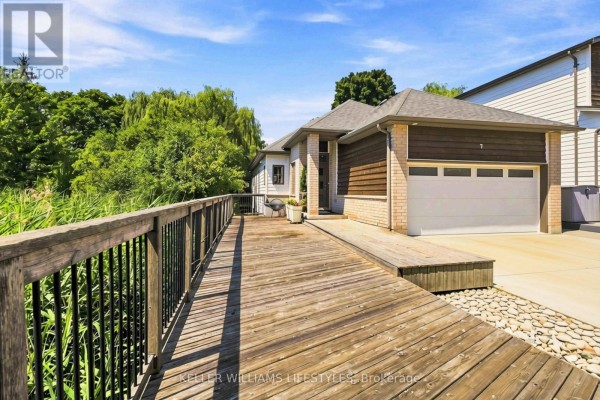 7 - 727 Apricot Drive, London South, ON N6K5A7 Photo 2