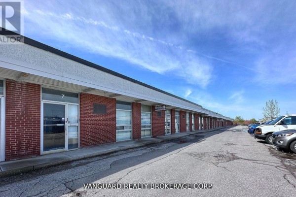 7 - 90 Signet Drive, Toronto, ON M9L1T5 Photo 2