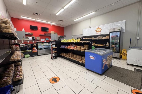 7 1115 Gateway Road, Winnipeg, MB R2G0A5 Photo 3