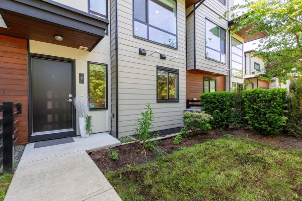 7 15688 28 Avenue, Surrey, BC V3Z0N1 Photo 2