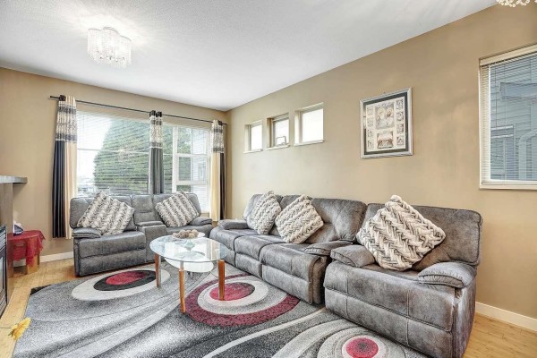 7 6033 168 Street, Surrey, BC V3S3X7 Photo 3