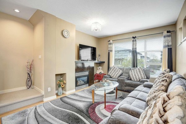 7 6033 168 Street, Surrey, BC V3S3X7 Photo 4