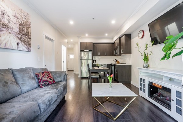 7 7247 140 Street, Surrey, BC V3W1K8 Photo 4