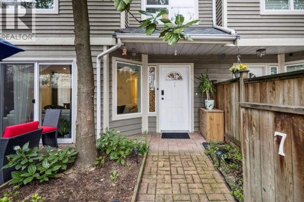 7 848 W 16th Street, North Vancouver, BC V7P1R3 Photo 5