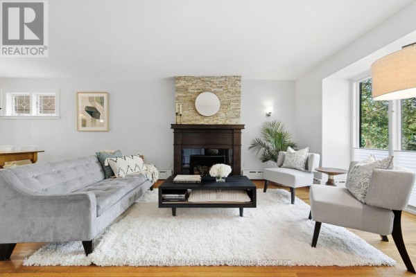 Living room - 7 Anderson Avenue, Toronto, ON M5P1H2 Photo 4