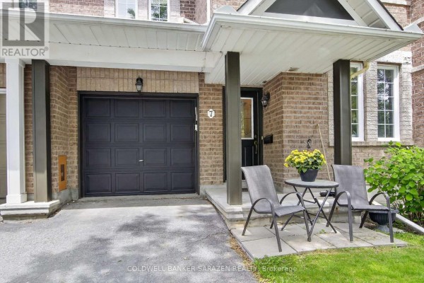 Kitchen - 7 Barnstone Drive, Ottawa, ON K2G6X2 Photo 3