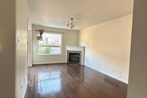 Dining room - 7 Bassett Avenue, Richmond Hill, ON L4B4M8 Photo 3