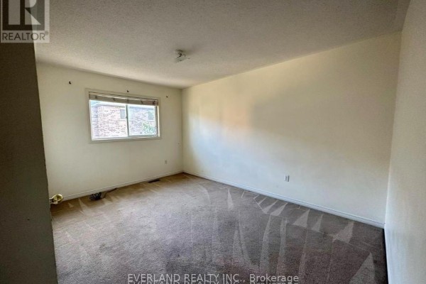 Bedroom 2 - 7 Bassett Avenue, Richmond Hill, ON L4B4M8 Photo 5