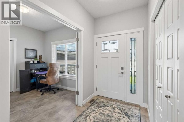 7 Bishop Circle, Carstairs, AB, photo 2
