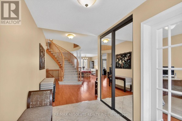 7 Branchwood Street, Ottawa, ON, photo 2