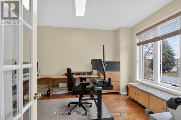 Loft - 7 Branchwood Street, Ottawa, ON K2G6X9 Photo 5
