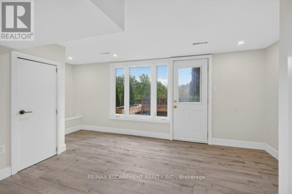 Family room - 7 Briar Lane, Hamilton, ON L9H6E8 Photo 5