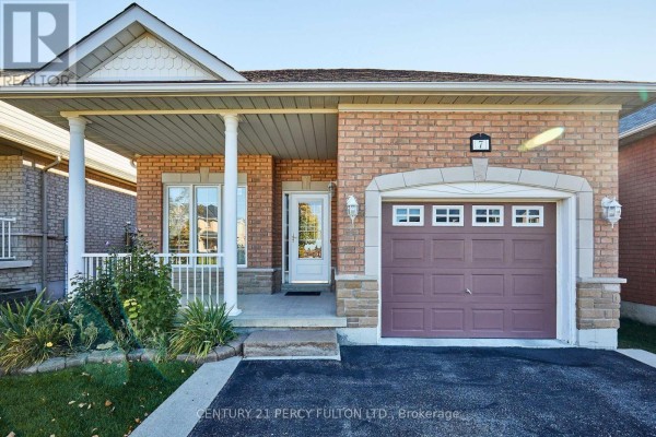 Dining room - 7 Bridlewood Boulevard, Whitby, ON L1R3C7 Photo 2