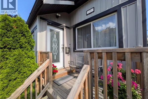 7 Campbell Avenue, Hamilton, ON, photo 2