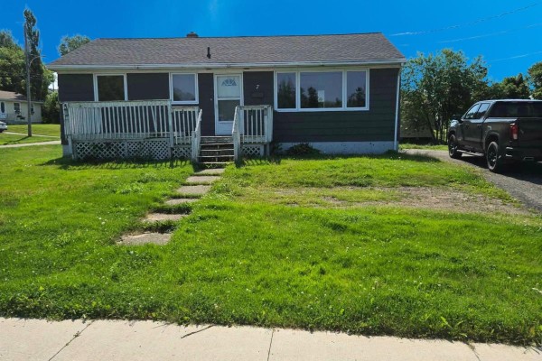 Eat in kitchen - 7 Cartwright Street, North Sydney, NS B2A3G7 Photo 2