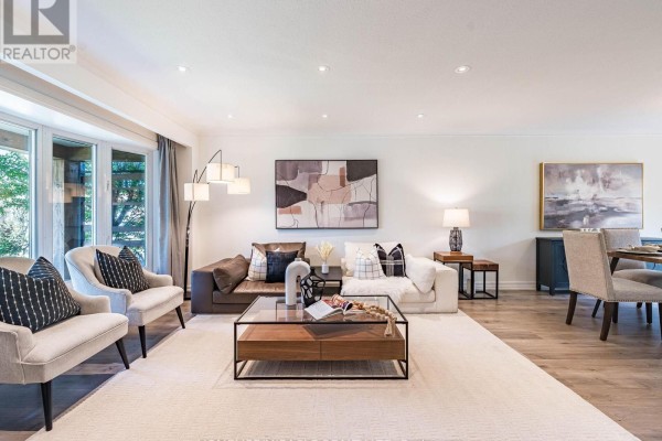 7 Chapais Crescent, Toronto, ON, photo 2