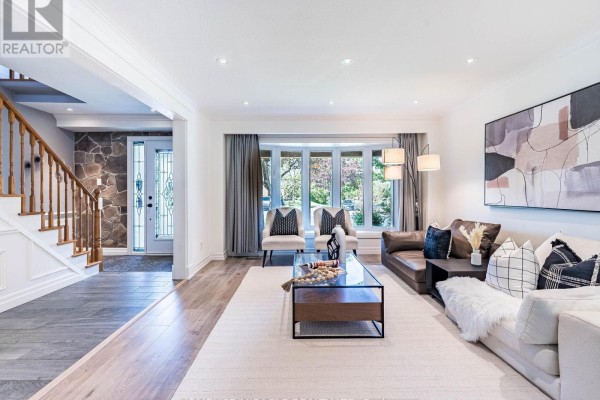 7 Chapais Crescent, Toronto, ON, photo 3