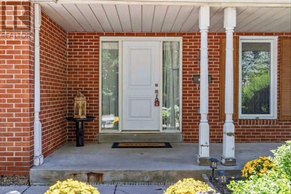 7 Chipstead Road, Toronto, ON, photo 2