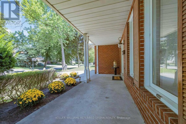 7 Chipstead Road, Toronto, ON, photo 3