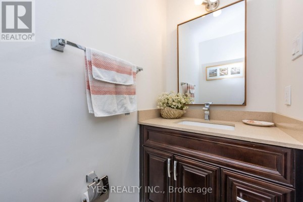 Family room - 7 Colchester Avenue, Brampton, ON L6Z3R1 Photo 4