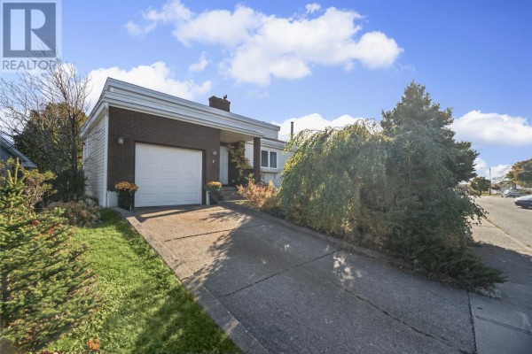 Bath (# pieces 1-6) - 7 Connemara Place, St  John S, NL A1A3E3 Photo 4