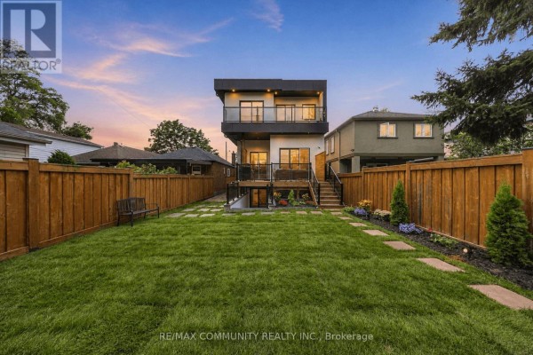 7 Derwyn Road, Toronto, ON, photo 2