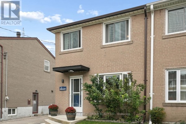Kitchen - 7 Ellendale Drive, Toronto, ON M1P1M9 Photo 3