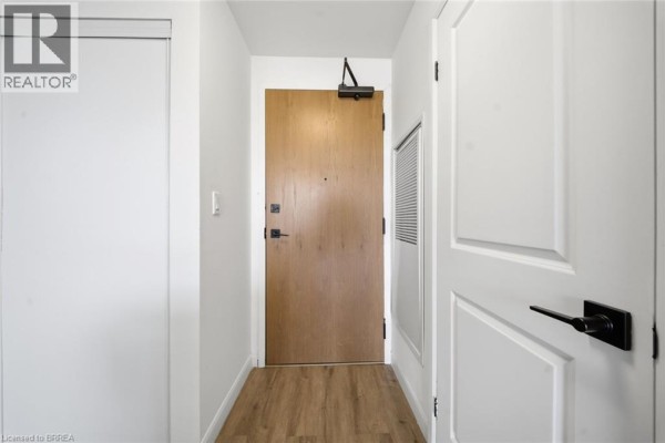 Bedroom - 7 Erie Avenue Unit# 202, Brantford, ON N3S2E7 Photo 4