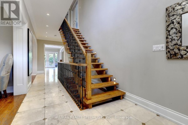 Family room - 7 Fairlin Drive, Toronto, ON M9B4J1 Photo 4