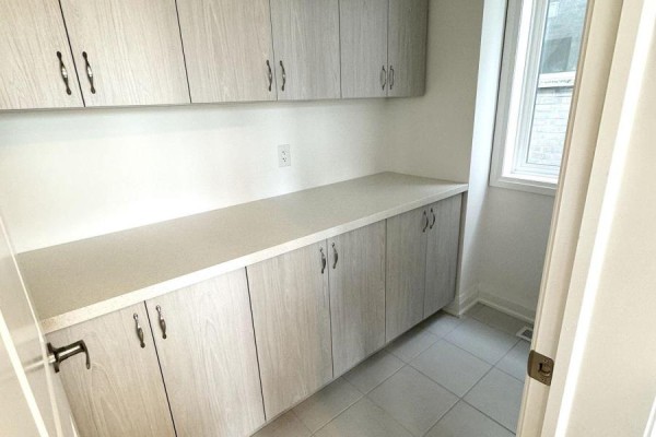 Laundry room - 7 Gateway Drive, Barrie, ON L9J0C2 Photo 5