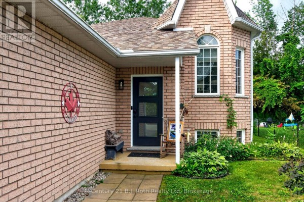 7 Georgias Walk, Tay, ON, photo 2