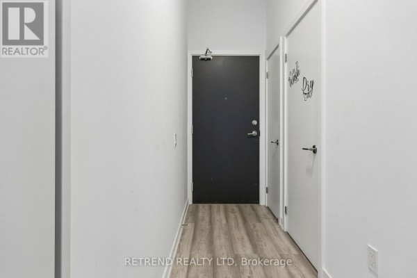 7 Golden Lion Heights, Toronto, ON M2M0C1 Photo 4