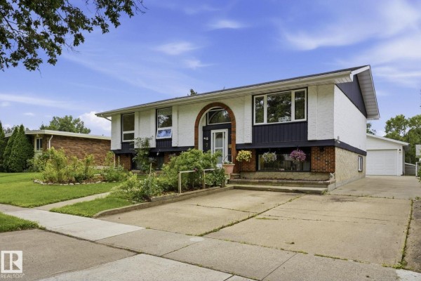 7 Graham Av, St  Albert, AB, photo 2