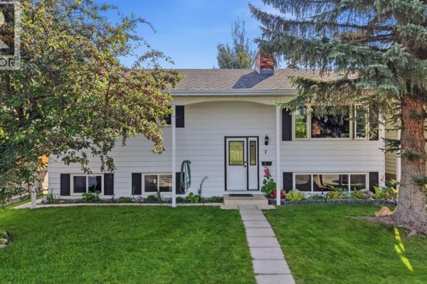 7 Halman Crescent, Red Deer, AB, photo 2
