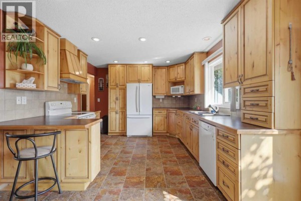 7 Halman Crescent, Red Deer, AB, photo 3