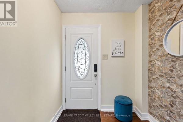 Living room - 7 Hillpark Trail, Brampton, ON L6S1R1 Photo 2