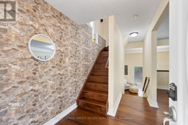 Dining room - 7 Hillpark Trail, Brampton, ON L6S1R1 Photo 3
