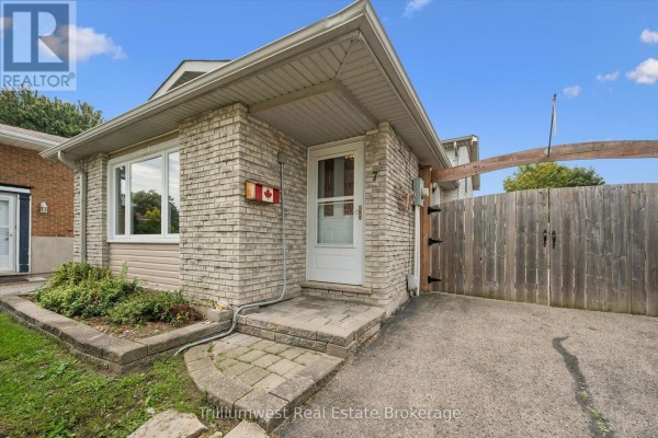Foyer - 7 Homestead Place, Waterloo, ON N2N1Z1 Photo 3