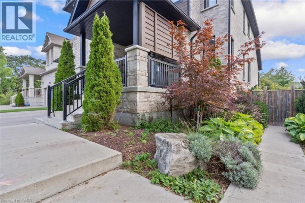 4pc Bathroom - 7 Joseph Street, Breslau, ON N0B1M0 Photo 4