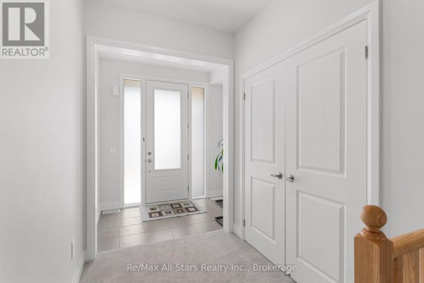 Dining room - 7 Keenan Street, Kawartha Lakes, ON K9V6C2 Photo 3