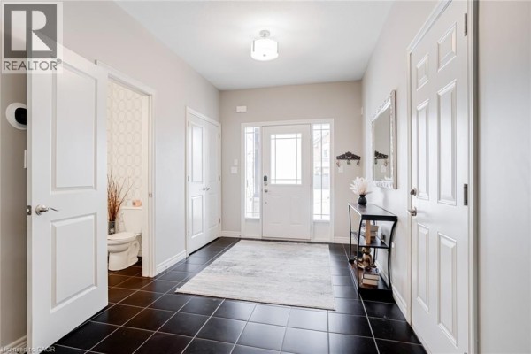 Sitting room - 7 Kinsman Drive, Binbrook, ON L0R1C0 Photo 4