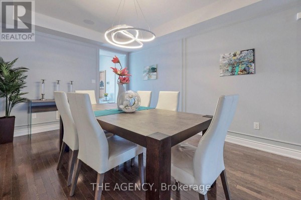 Dining room - 7 Kipling Grove Court, Toronto, ON M9B0C6 Photo 3