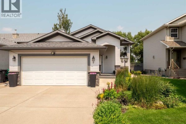 Kitchen - 7 Kodiak Boulevard N, Lethbridge, AB T1H6S7 Photo 2