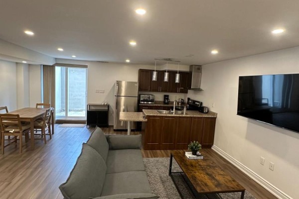 7 Lakewoods Street, Richmond Hill, ON L4E0B5 Photo 5