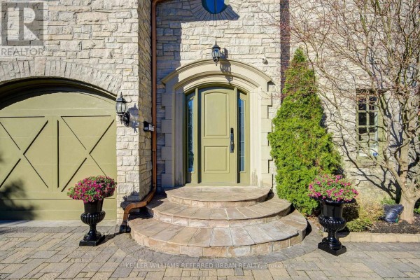 7 Legacy Court, Toronto, ON, photo 3