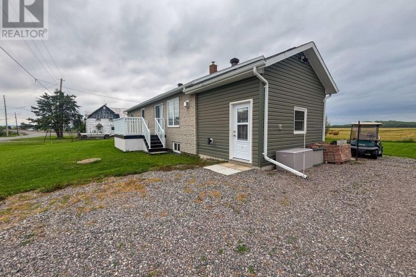 Den - 7 Main Street, Timiskaming, ON P0J1A0 Photo 3