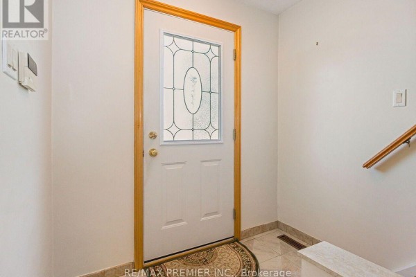 Primary Bedroom - 7 Mayall Avenue, Toronto, ON M3L1E3 Photo 5