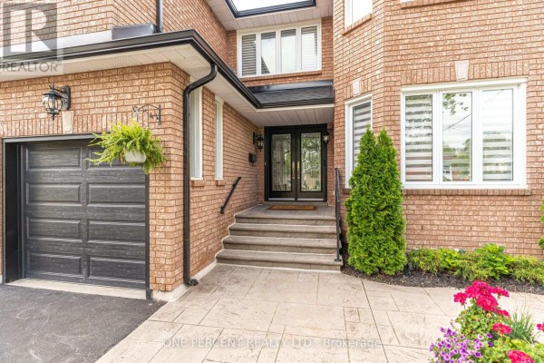 7 Mendip Crescent, Toronto, ON, photo 3