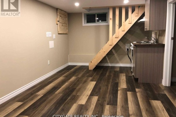 7 Milton Heights Crescent, Milton, ON, photo 3