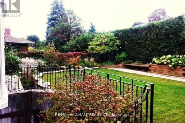 7 Nevada Avenue, Toronto, ON, photo 2